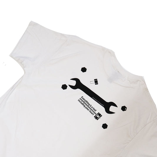 鎌T-Shirts 全ては道具 Everything is a tool スパナ