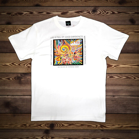 鎌T-Shirts アートセレクション Life is full of good experience / Artist : Minasa Kasai ハンドライティングアート ベルリンアーティスト