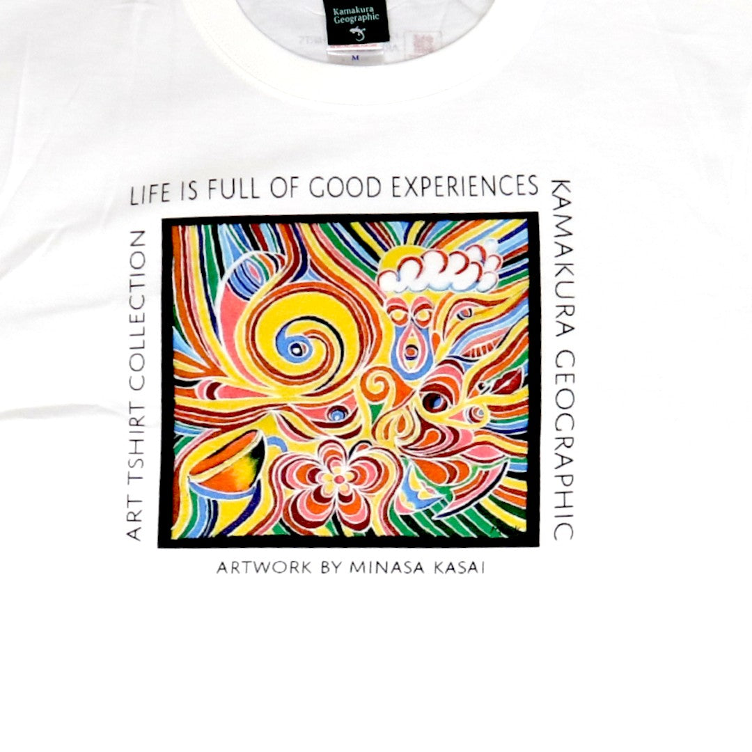 鎌T-Shirts アートセレクション Life is full of good experience / Artist : Minasa Kasai ハンドライティングアート ベルリンアーティスト
