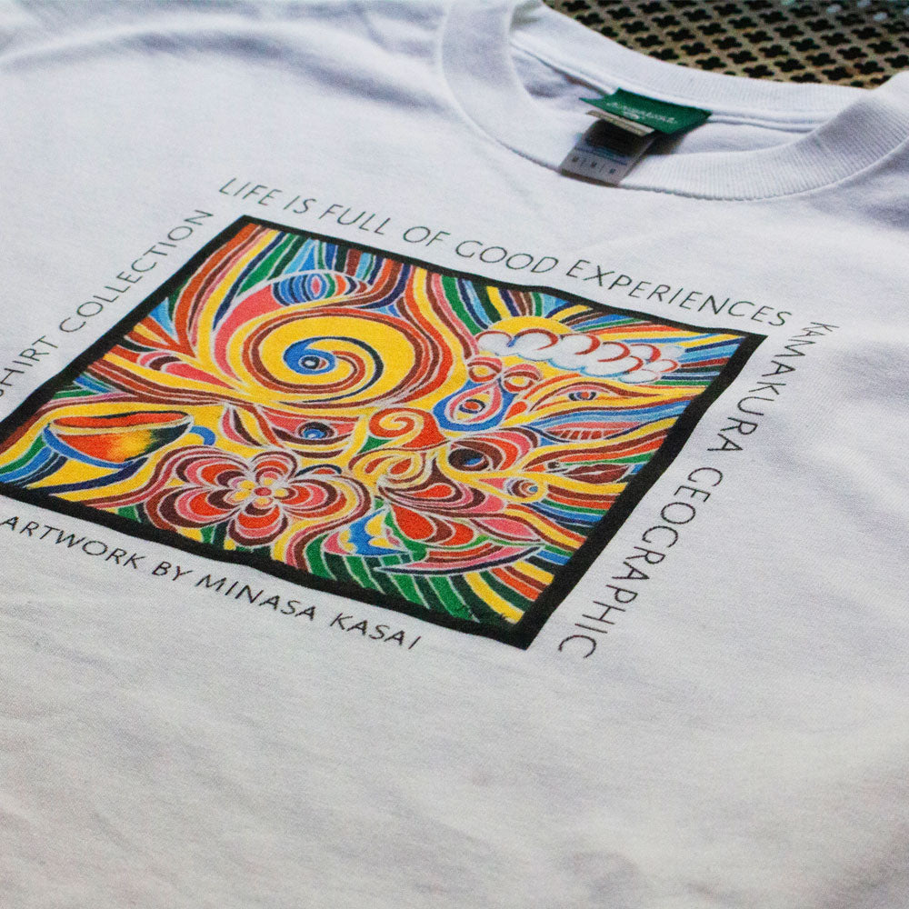 鎌T-Shirts アートセレクション Life is full of good experience / Artist : Minasa Kasai ハンドライティングアート ベルリンアーティスト