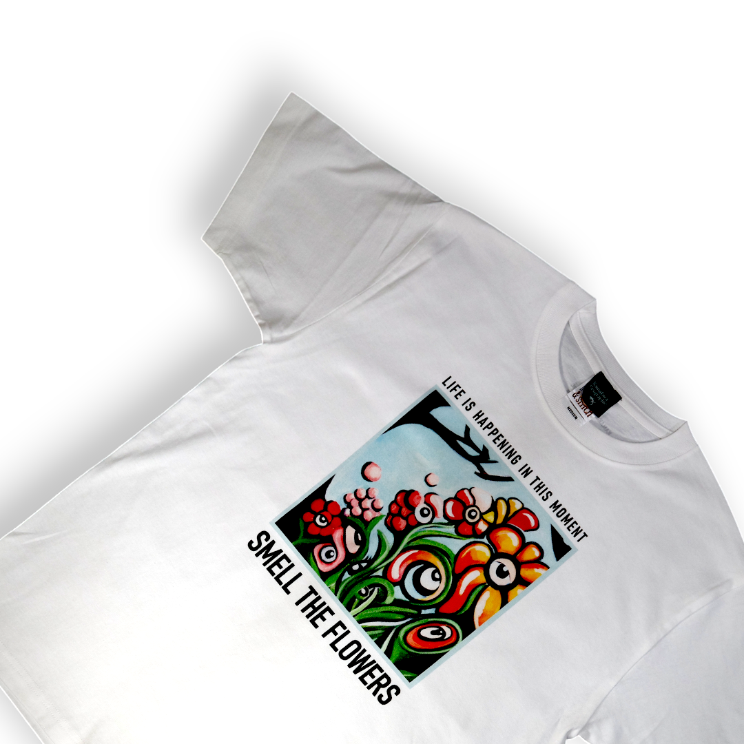 鎌T-Shirts アートT-Shirts/ Smell the flowers 花の匂い Artist : Minasa ハンドライティングアート ベルリンアーティスト