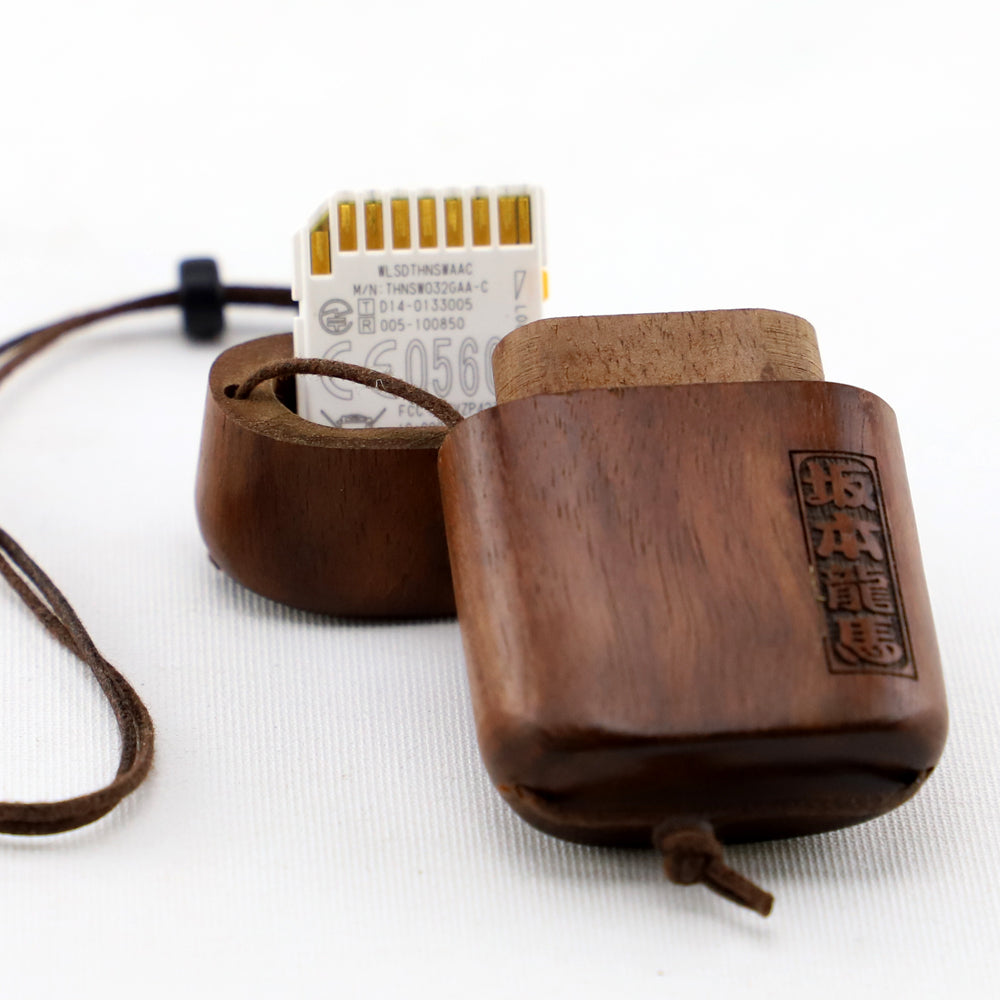 メモリーイン SDカードが収まる 紫檀の印籠 Rocks Motion ロックスモーション
