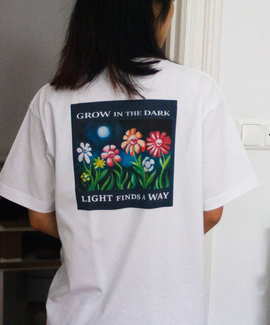 鎌T-Shirts アートT-Shirts/ Grow in the dark グローンザダーク  Artist : Minasa   ハンドライティングアート　ベルリンアーティスト