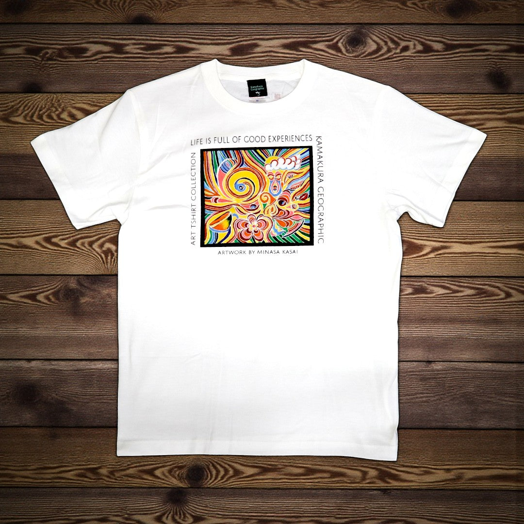 鎌T-Shirts アートセレクション Life is full of good experience  / Artist : Minasa  Kasai ハンドライティングアート　ベルリンアーティスト