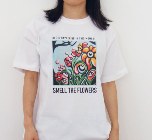鎌T-Shirts アートT-Shirts/  Smell the flowers 花の匂い  Artist : Minasa   ハンドライティングアート　ベルリンアーティスト